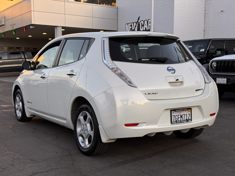 2014 Nissan Leaf SV 10