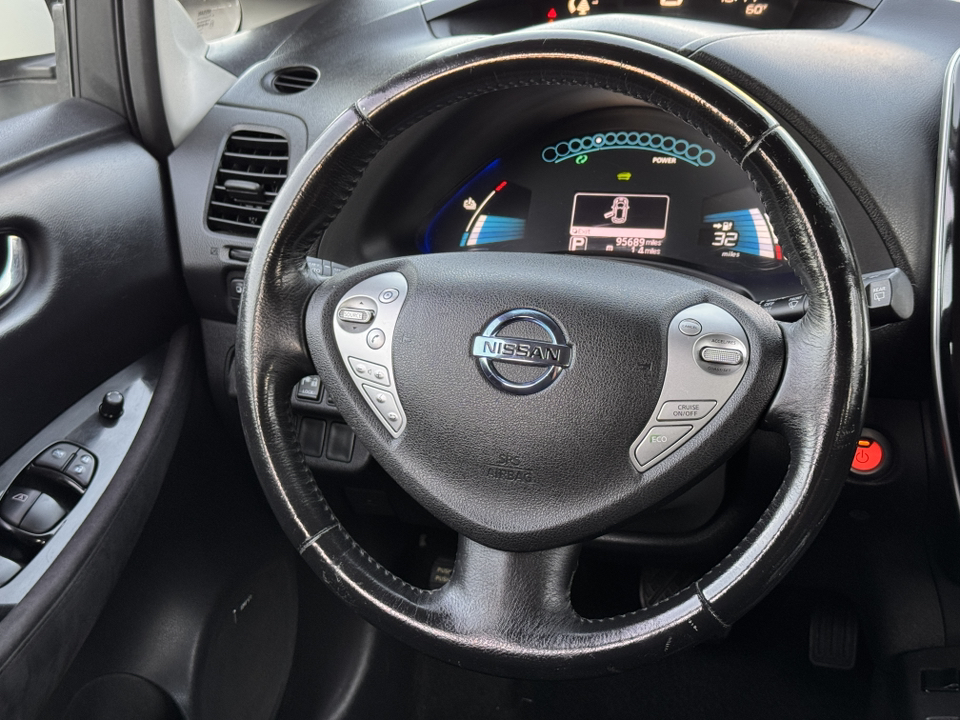 2014 Nissan Leaf SV 23