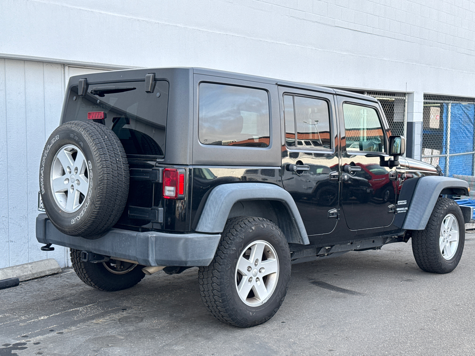 2017 Jeep Wrangler Unlimited Sport S 3