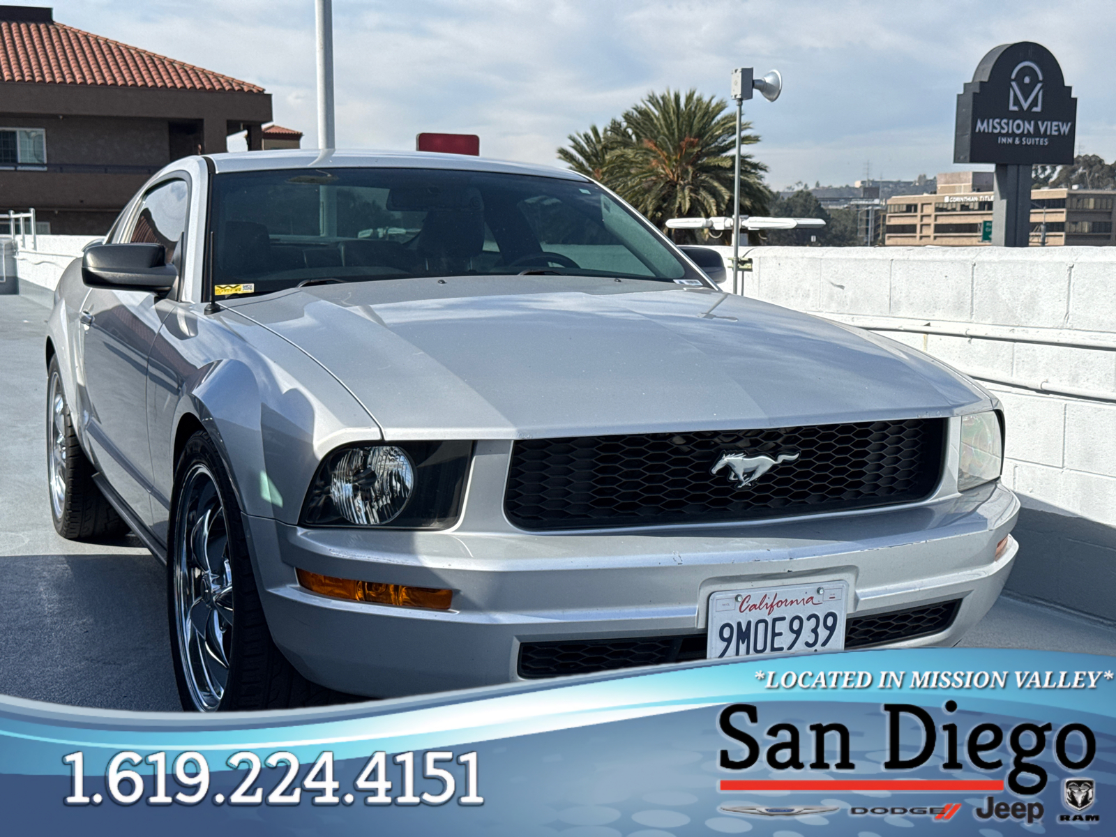 2005 Ford Mustang V6 Premium 1