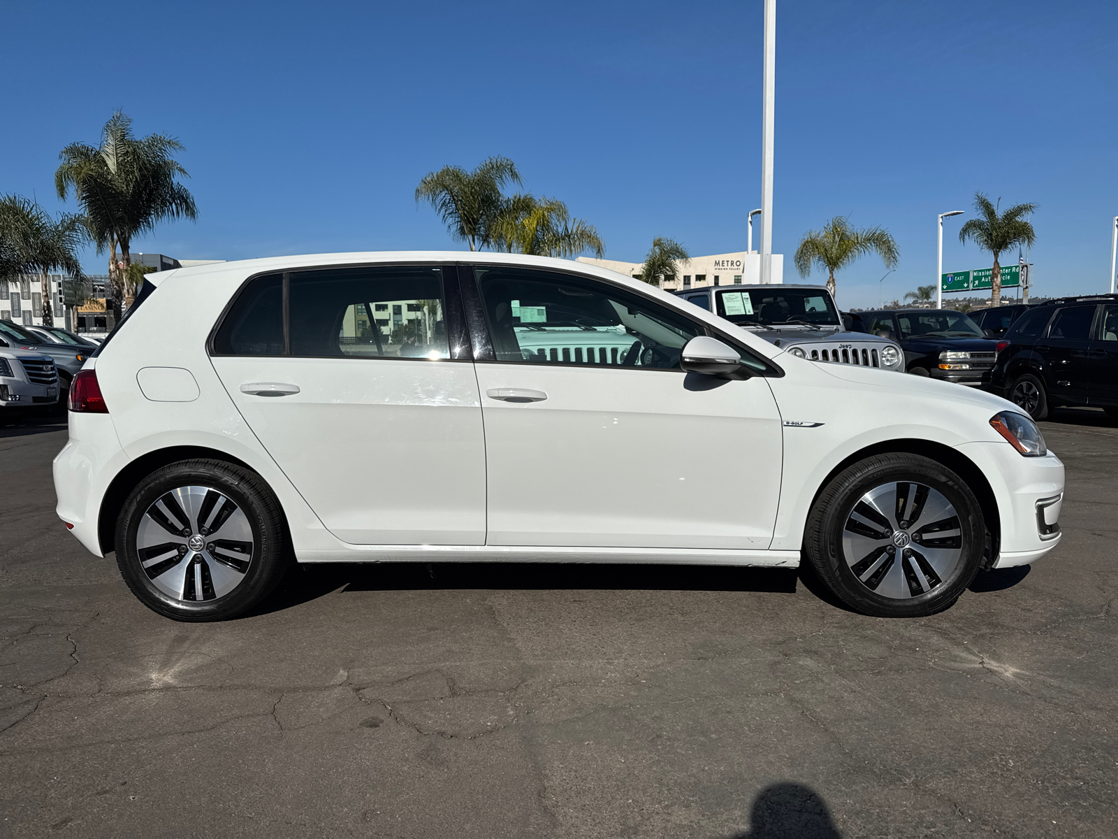 2016 Volkswagen e-Golf SE 7