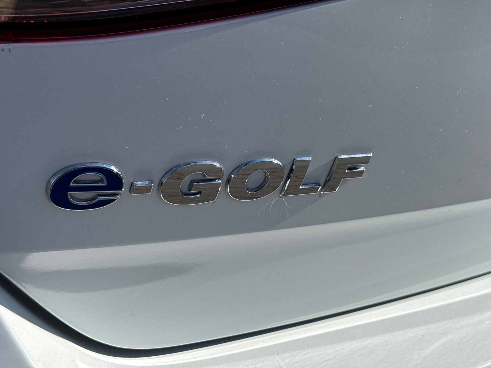 2016 Volkswagen e-Golf SE 11