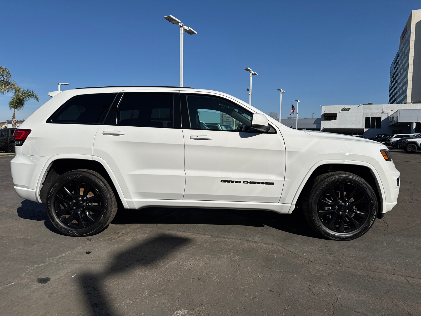 2019 Jeep Grand Cherokee Altitude 7