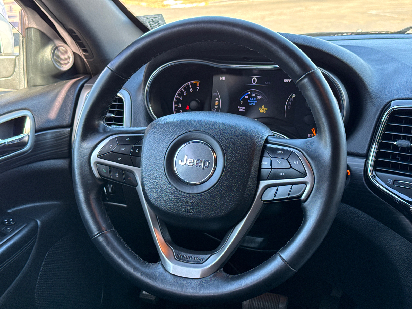 2019 Jeep Grand Cherokee Altitude 23