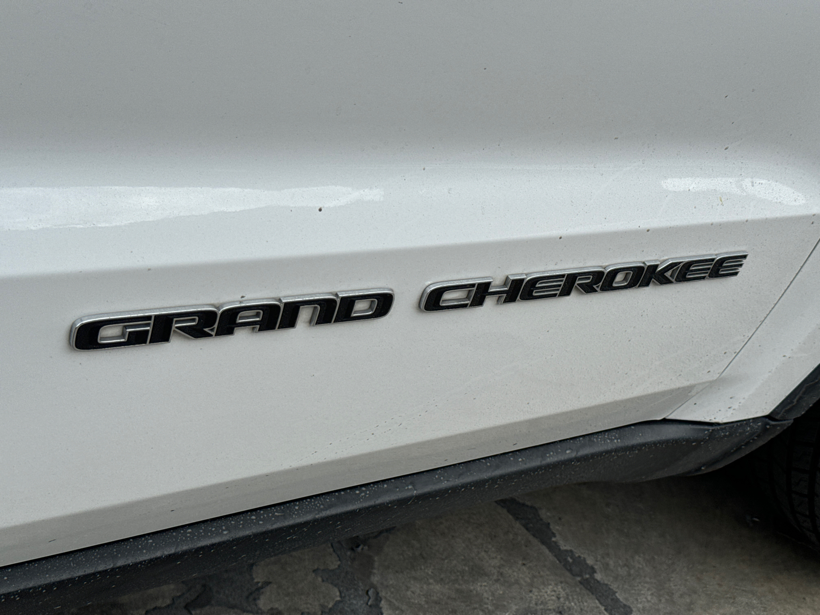 2019 Jeep Grand Cherokee Laredo 3