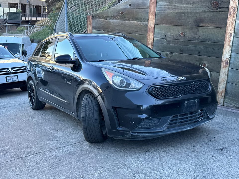 2017 Kia Niro LX 15