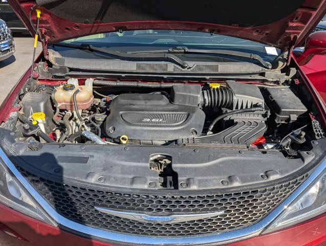 2018 Chrysler Pacifica Touring L 10