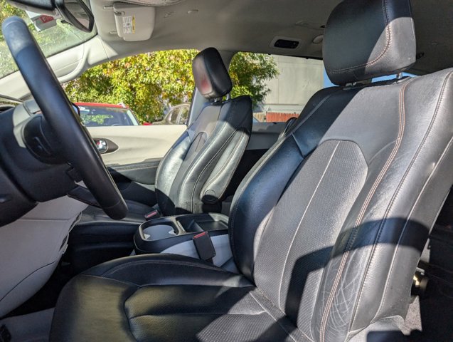 2018 Chrysler Pacifica Touring L 14