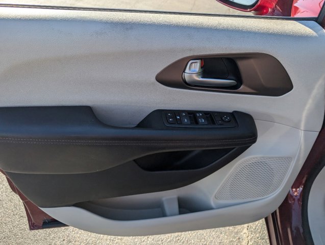 2018 Chrysler Pacifica Touring L 16