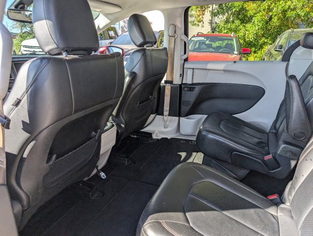 2018 Chrysler Pacifica Touring L 19