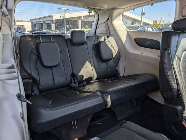 2018 Chrysler Pacifica Touring L 22