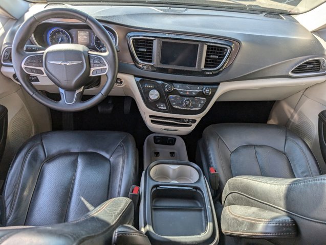 2018 Chrysler Pacifica Touring L 27