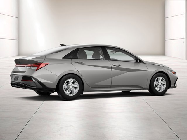 2024 Hyundai Elantra SE 8