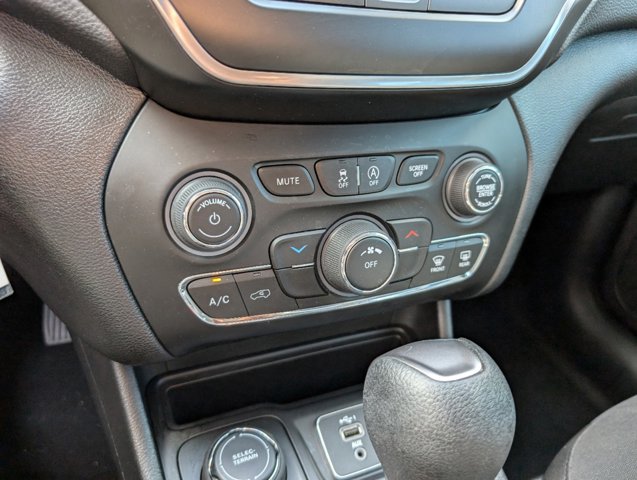 2019 Jeep Cherokee Latitude 32