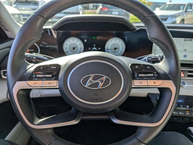 2022 Hyundai Elantra Limited 27