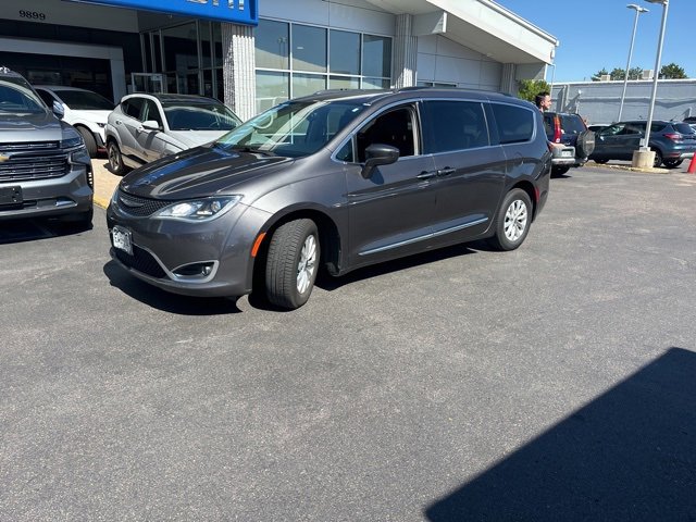 2017 Chrysler Pacifica Touring-L 2