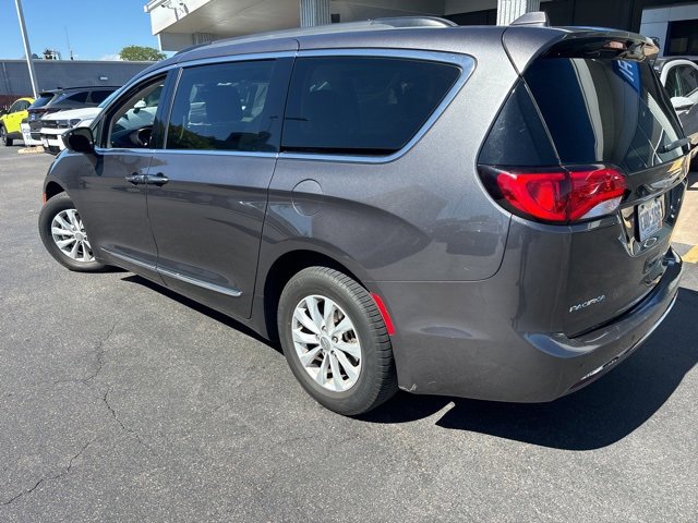 2017 Chrysler Pacifica Touring-L 3