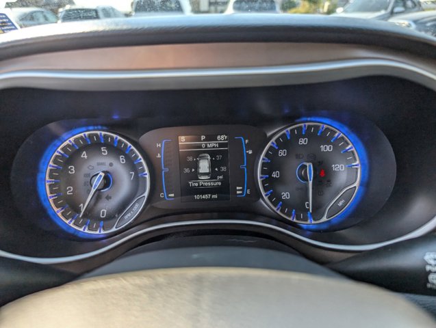 2017 Chrysler Pacifica Touring-L 29