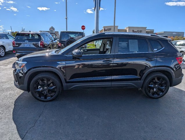 2023 Volkswagen Taos SE 8