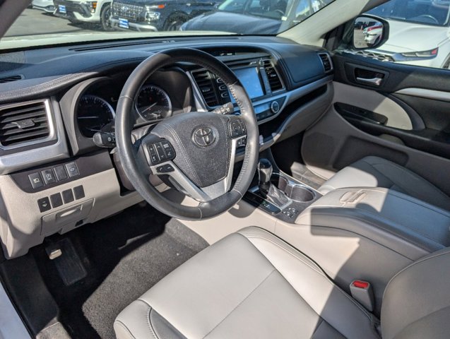 2018 Toyota Highlander XLE 13