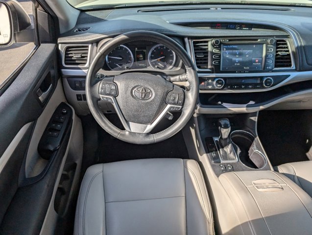 2018 Toyota Highlander XLE 24