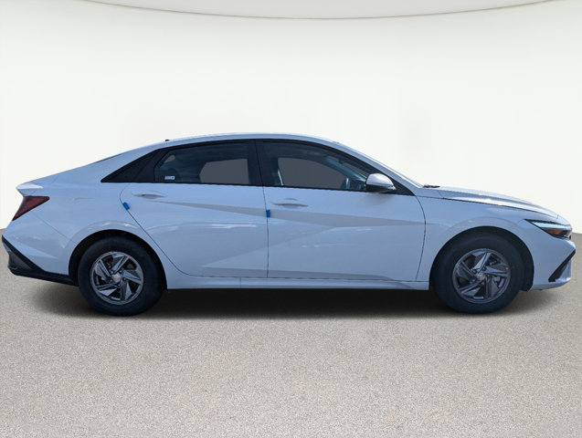 2025 Hyundai Elantra SE 7