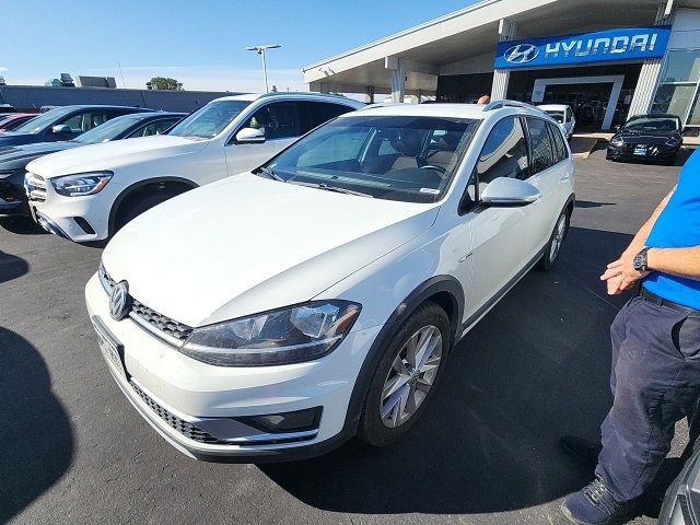 2019 Volkswagen Golf Alltrack  2