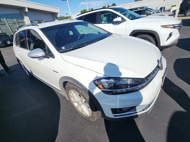 2019 Volkswagen Golf Alltrack  3