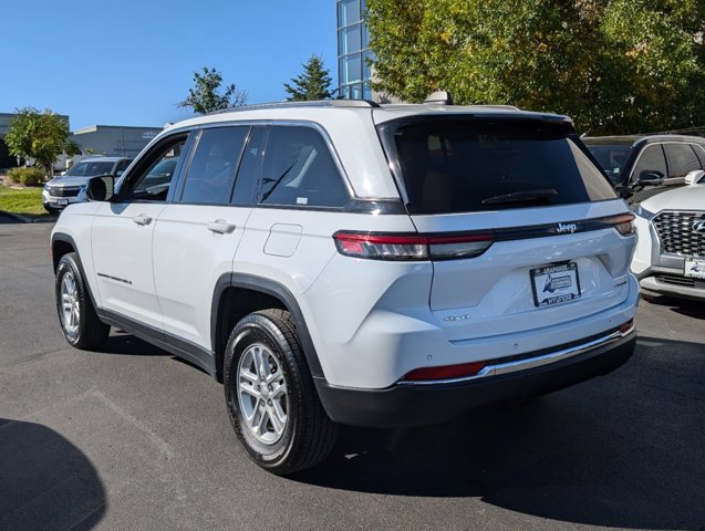 2023 Jeep Grand Cherokee Laredo 7