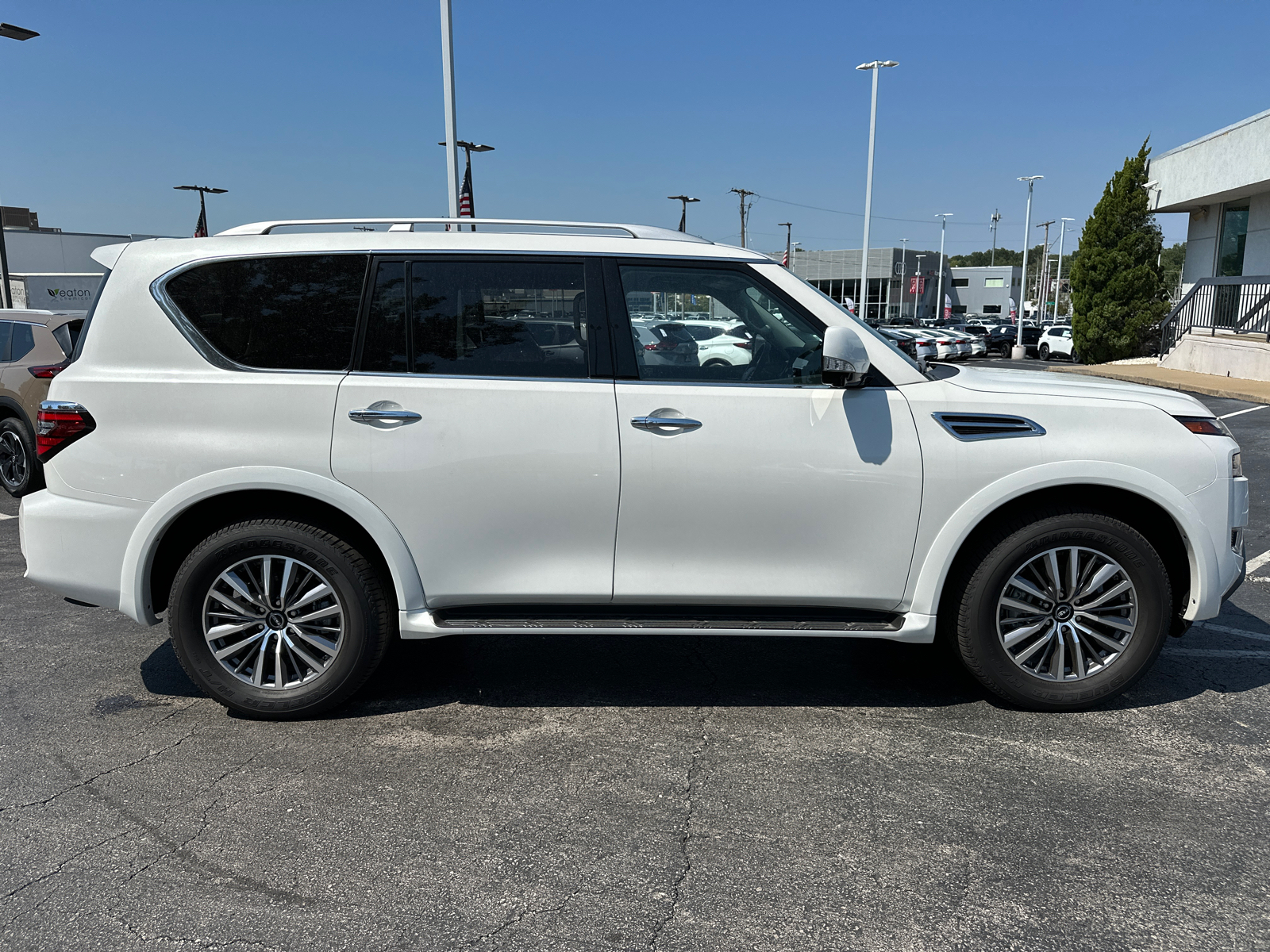 2024 Nissan Armada SL 5