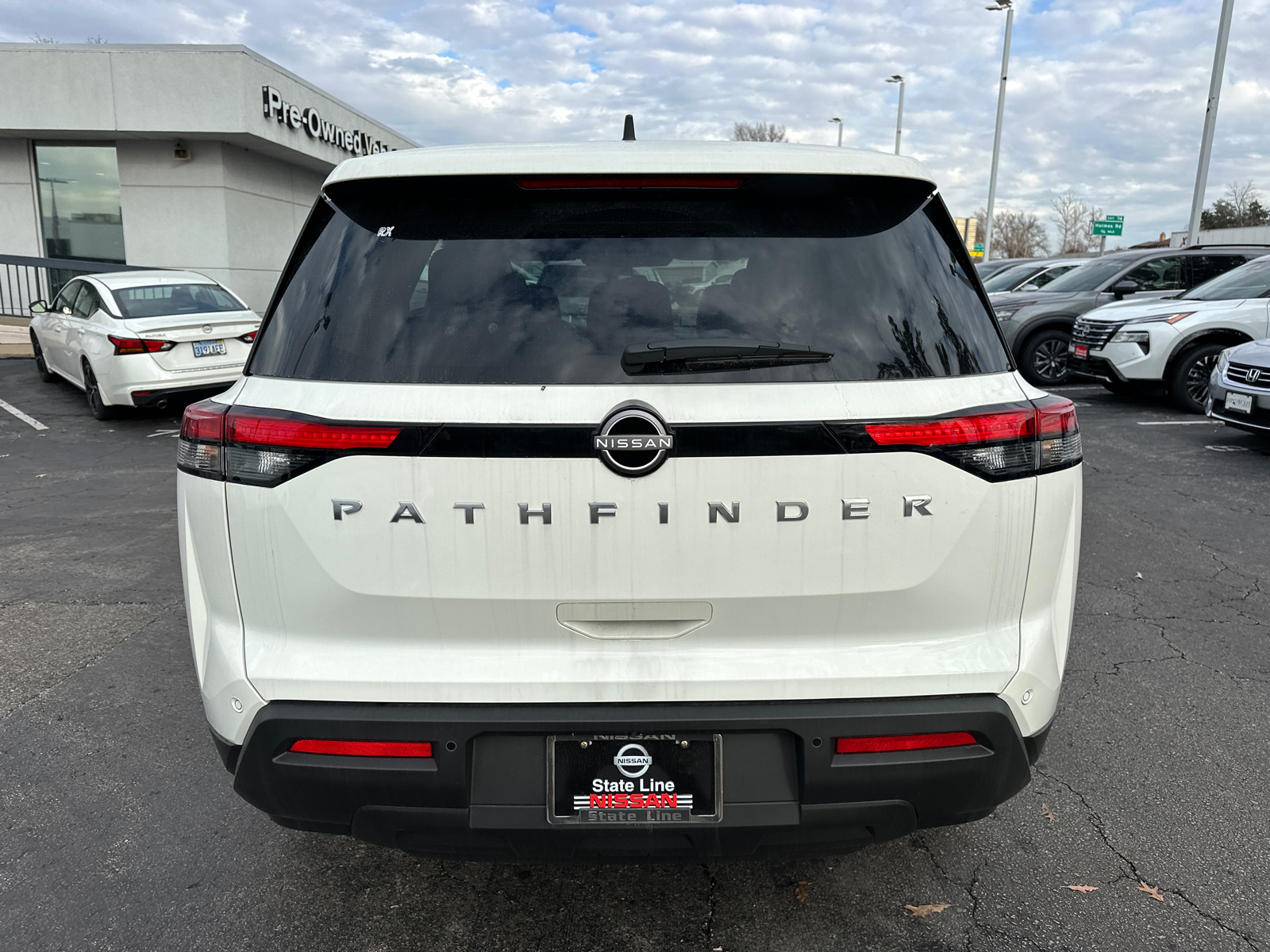 2024 Nissan Pathfinder S 8