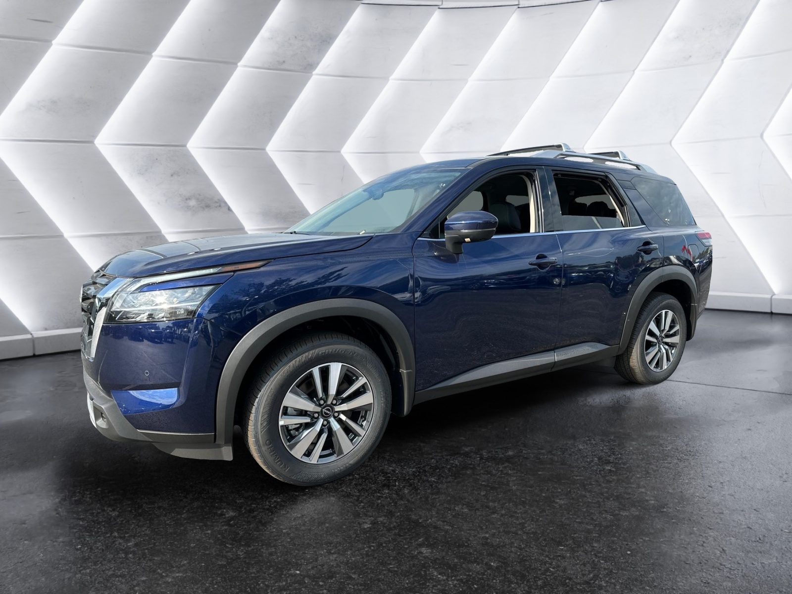 2024 Nissan Pathfinder SL 1