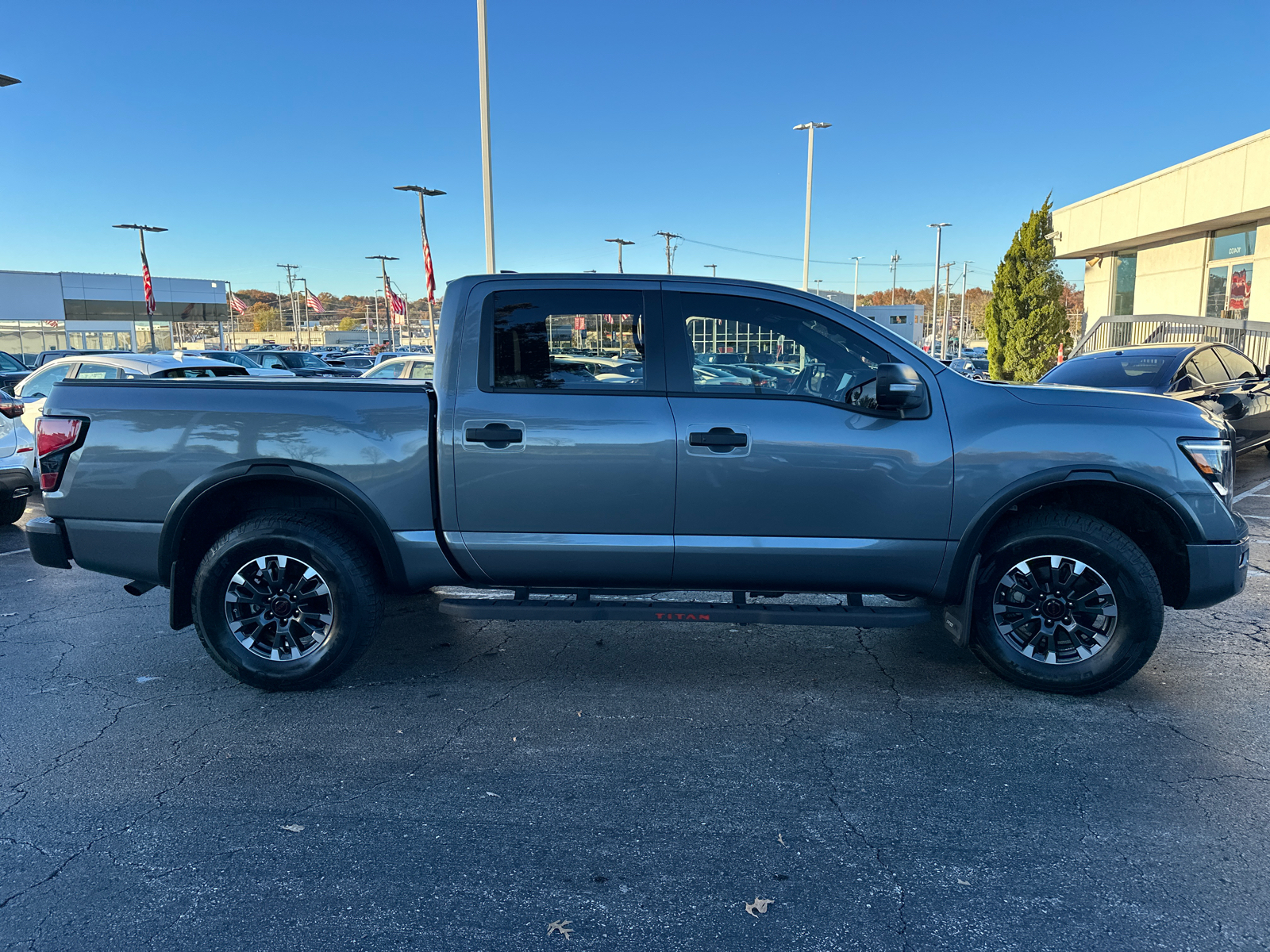 2024 Nissan Titan PRO-4X 5