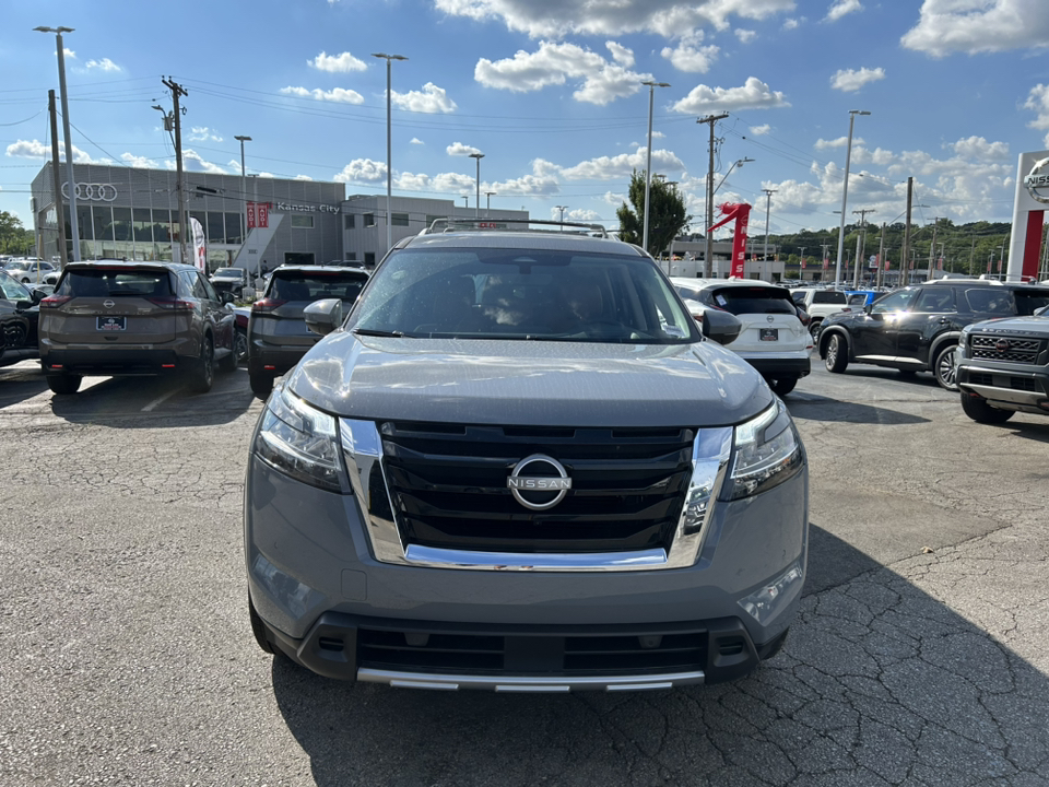 2024 Nissan Pathfinder Platinum 3