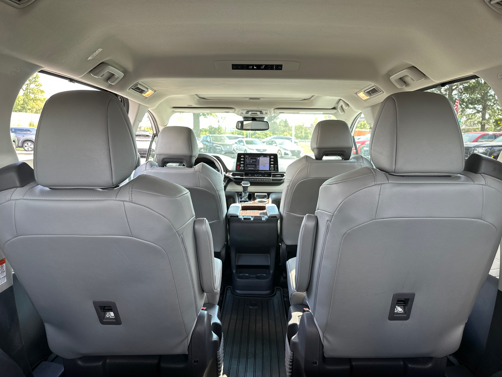 2021 Toyota Sienna XLE 11