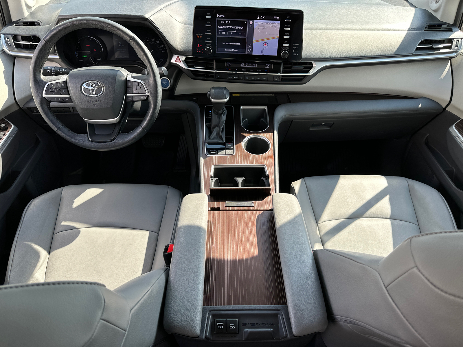 2021 Toyota Sienna XLE 15