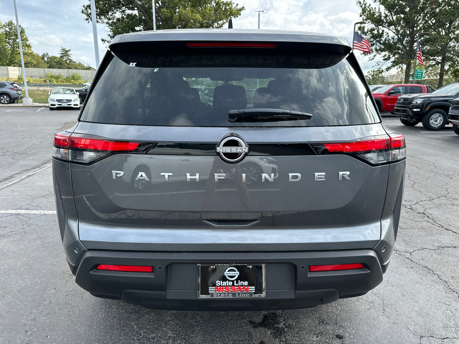 2024 Nissan Pathfinder S 7