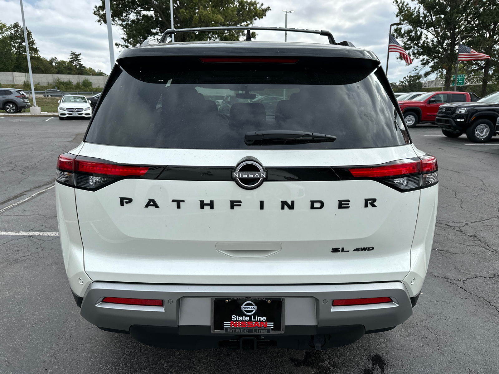 2024 Nissan Pathfinder SL 7