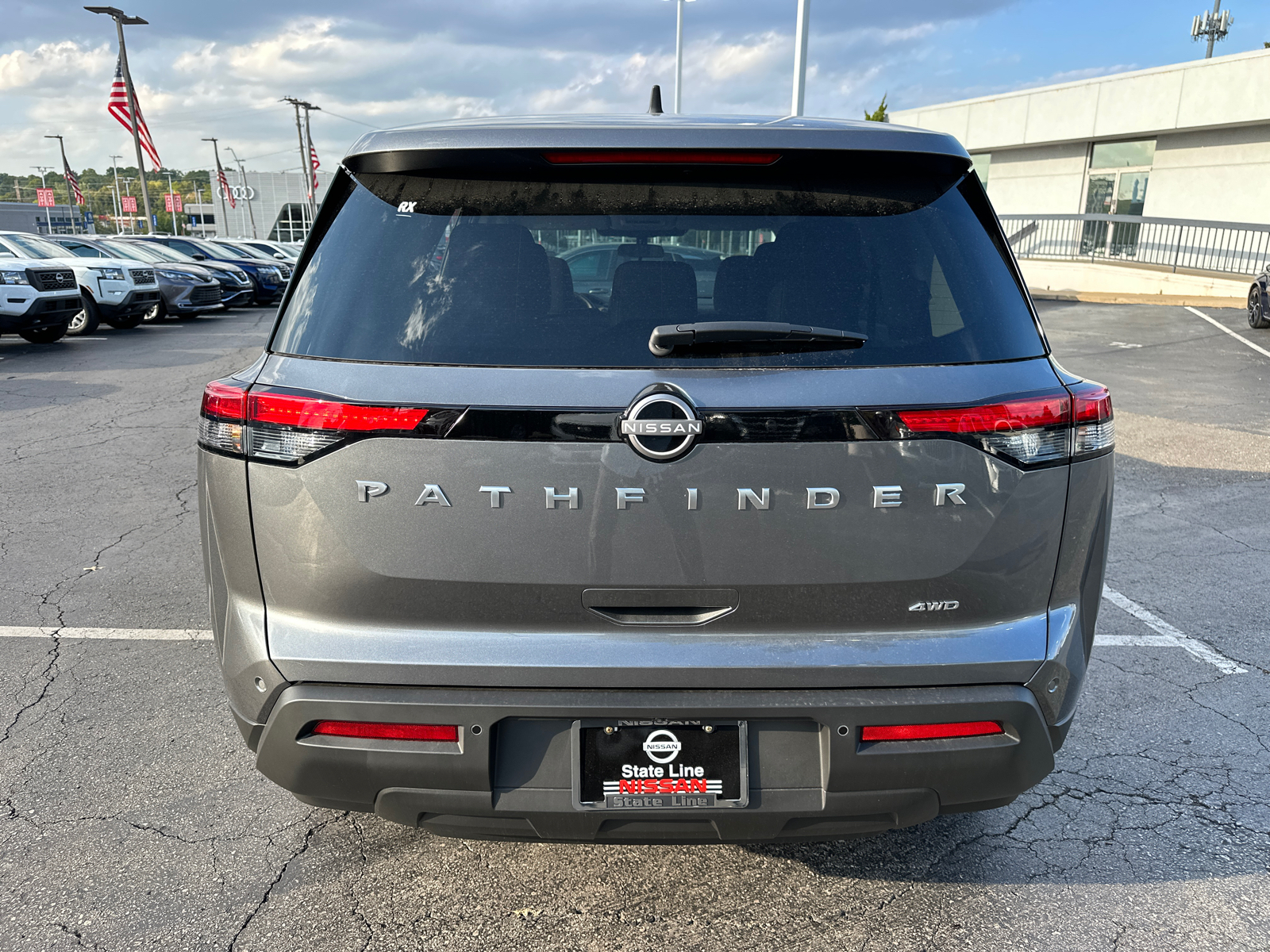 2024 Nissan Pathfinder S 7