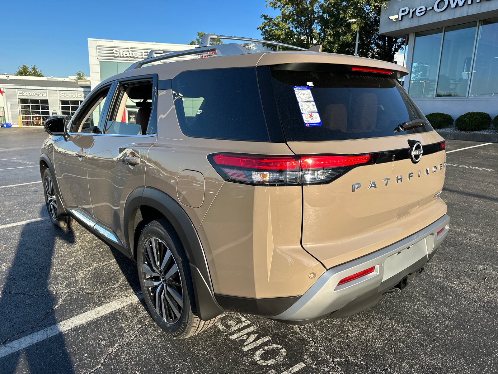 2024 Nissan Pathfinder Platinum 8