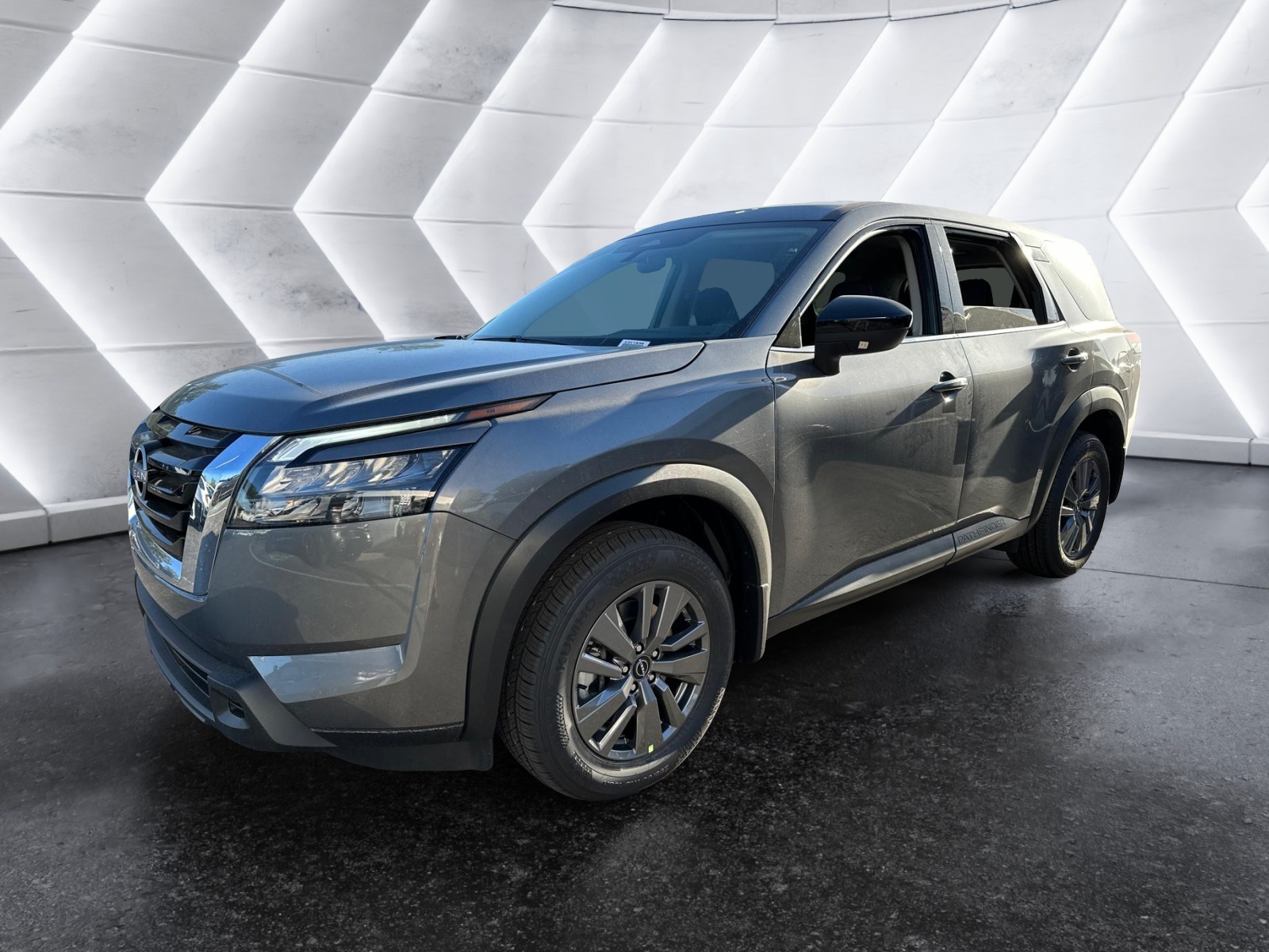 2024 Nissan Pathfinder S 1