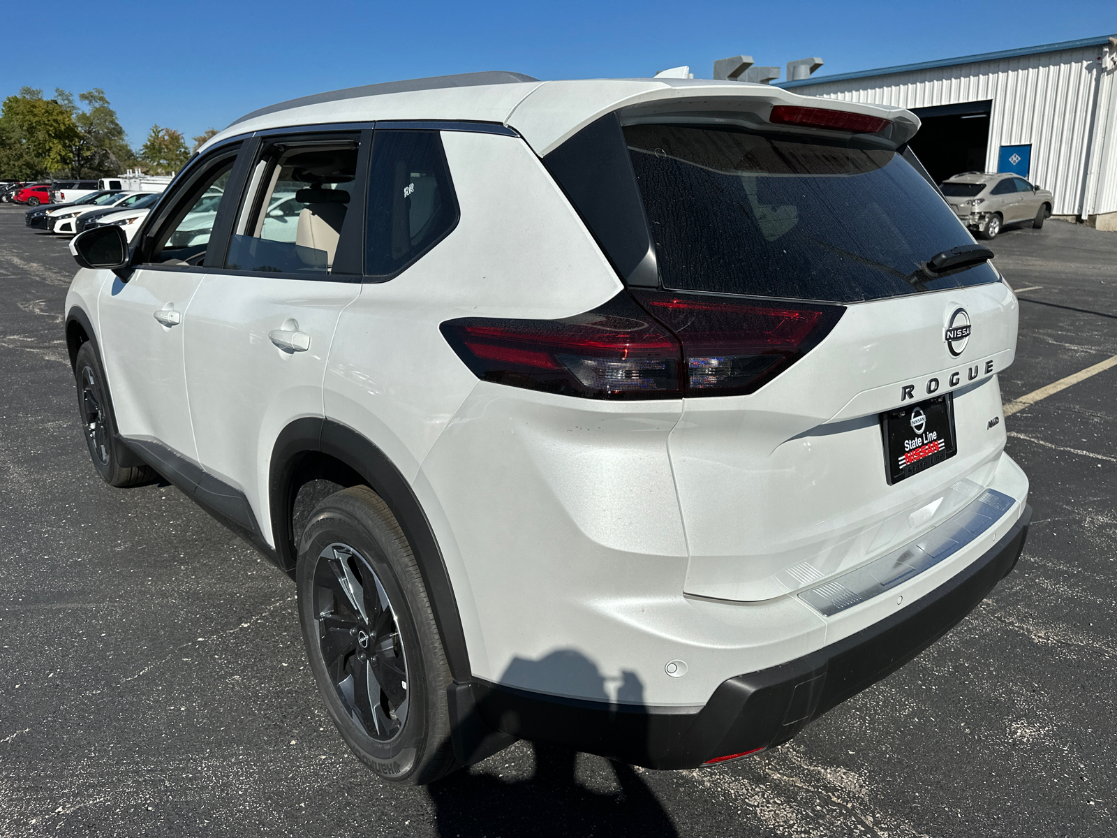 2025 Nissan Rogue SV 8