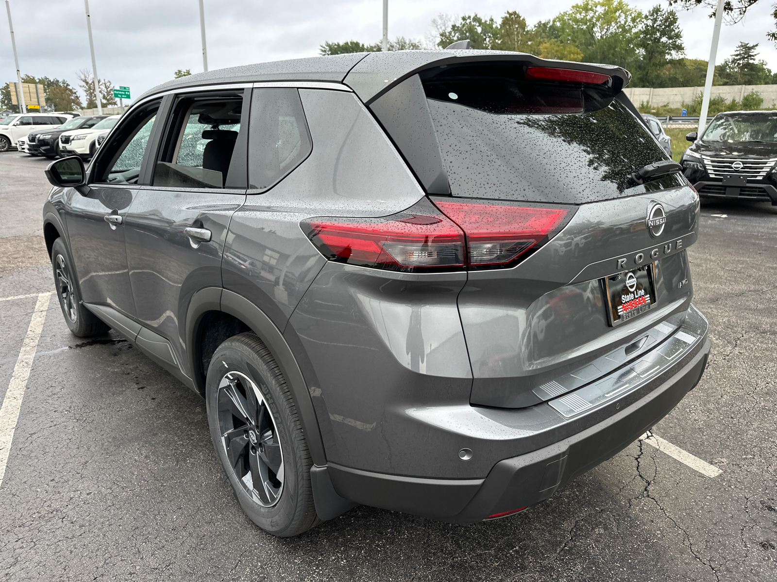 2025 Nissan Rogue SV 8