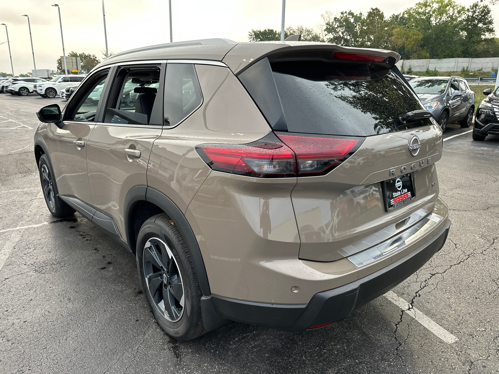 2025 Nissan Rogue SV 8