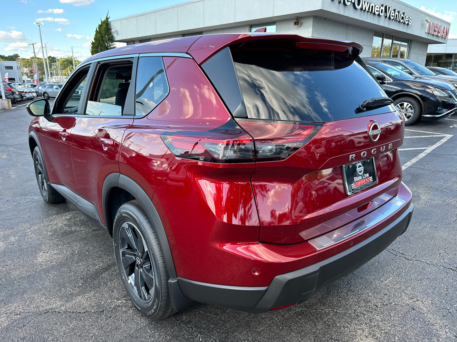 2025 Nissan Rogue SV 8