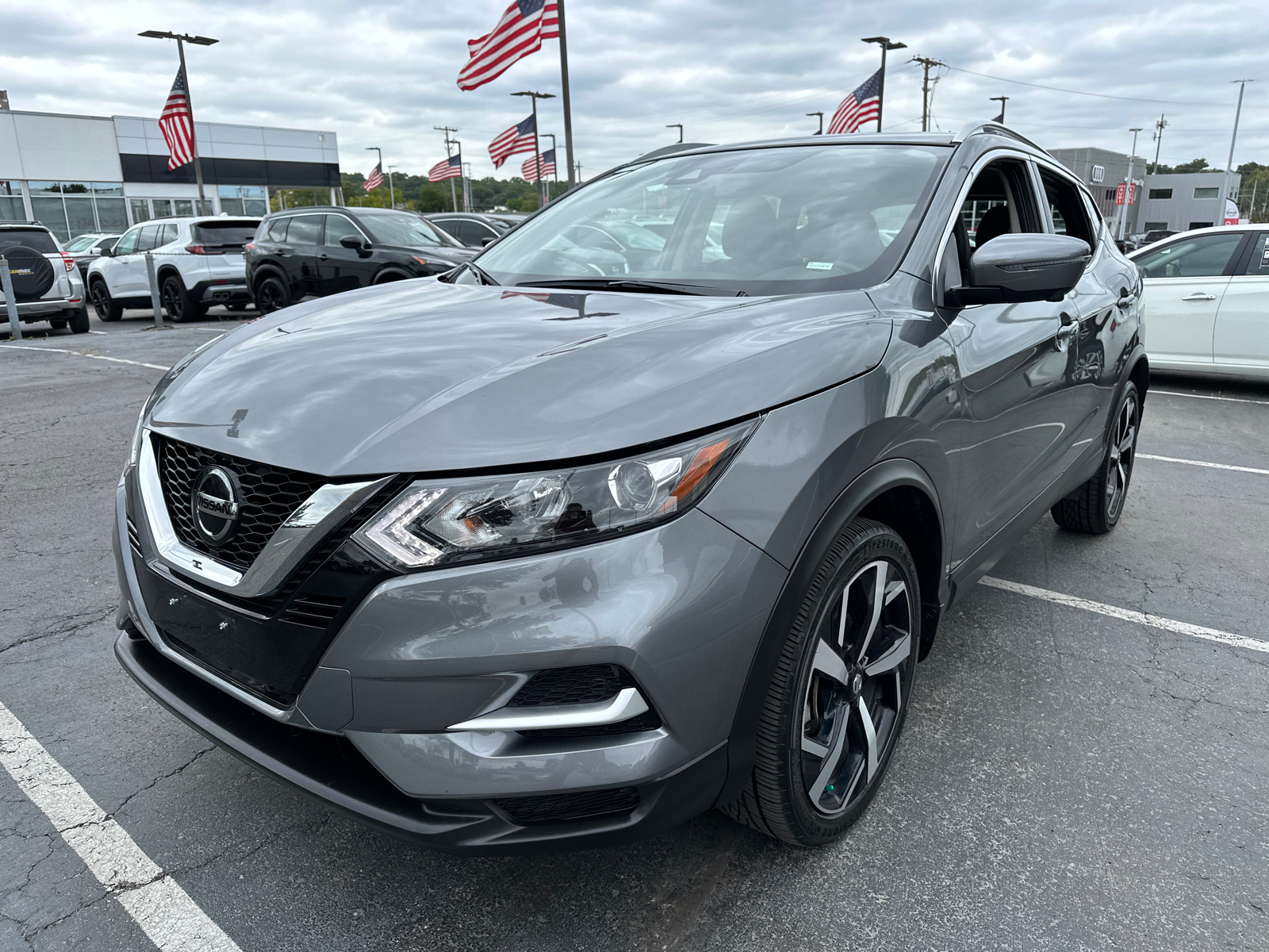 2022 Nissan Rogue Sport SL 2