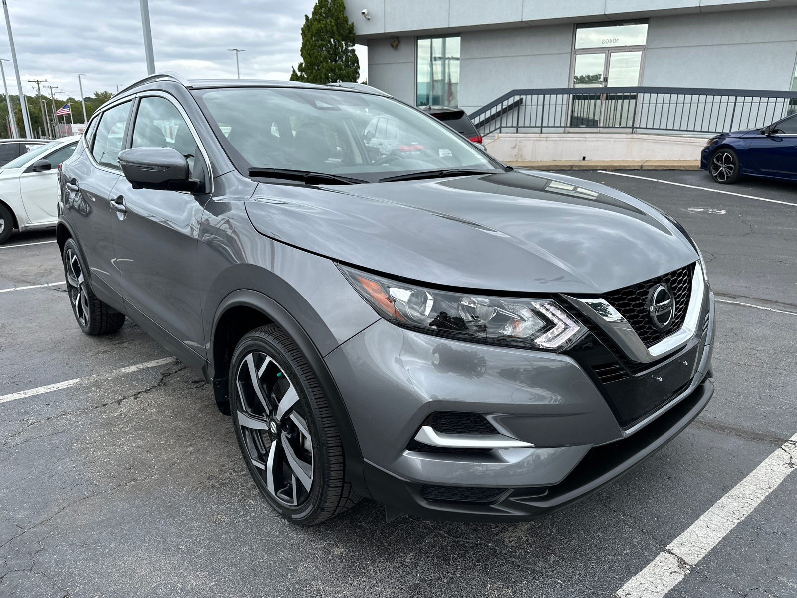 2022 Nissan Rogue Sport SL 4