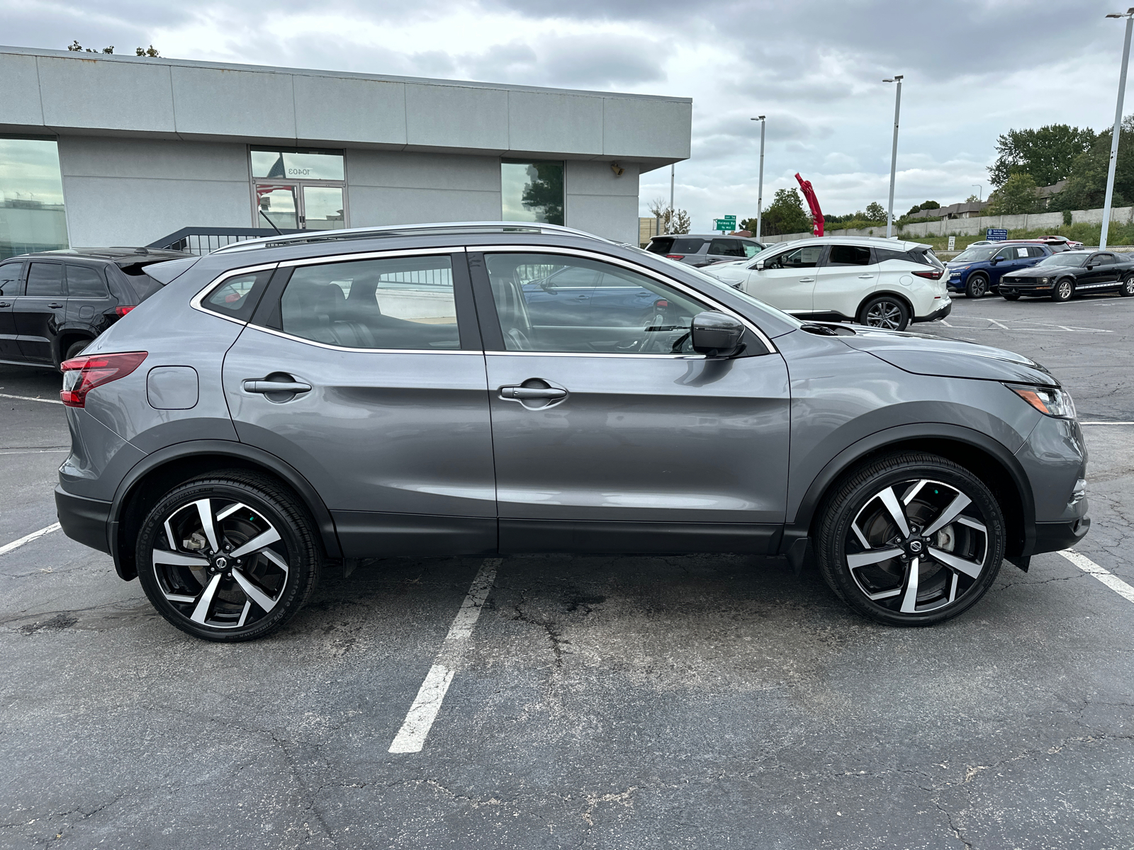 2022 Nissan Rogue Sport SL 5