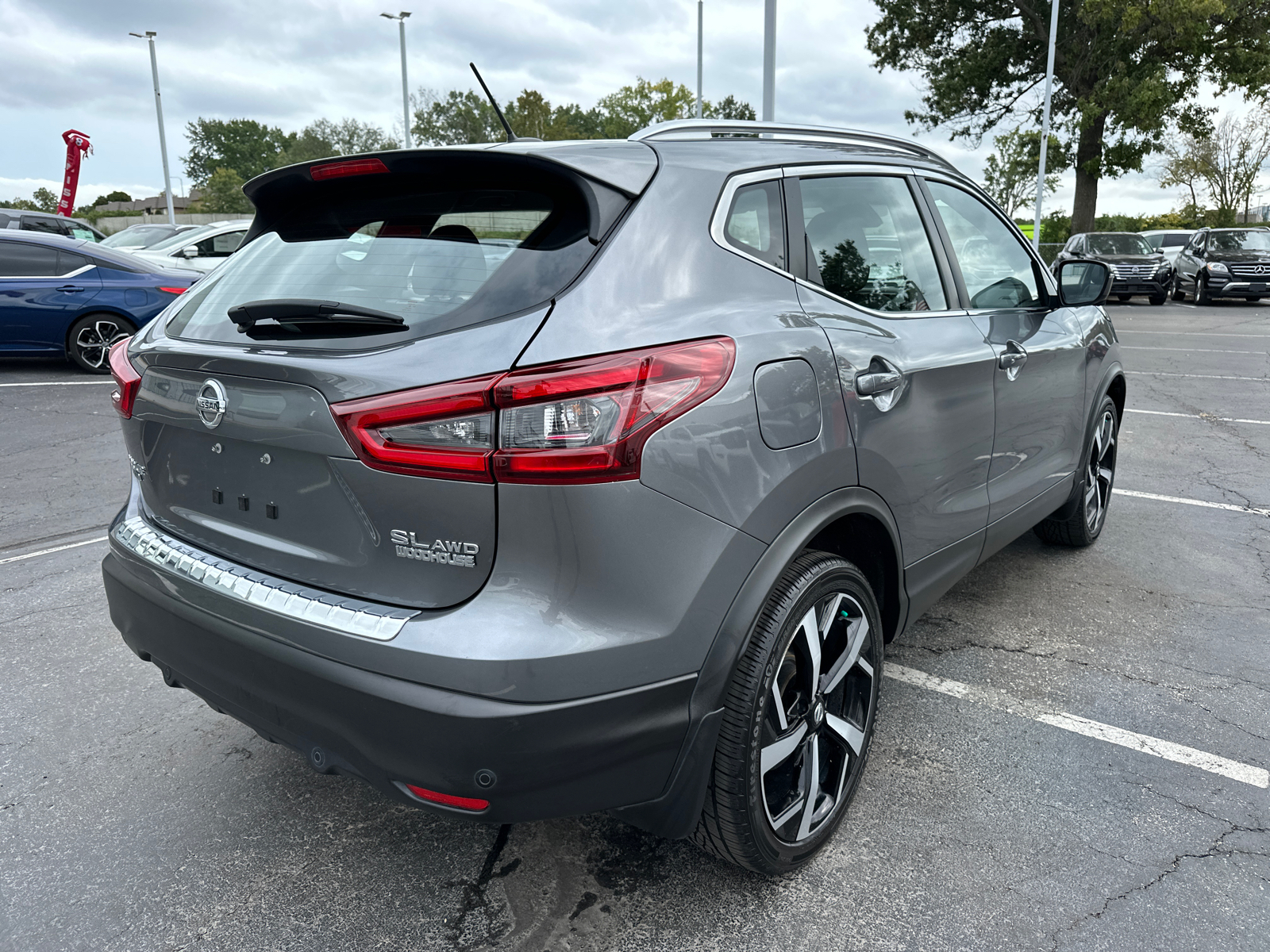 2022 Nissan Rogue Sport SL 6