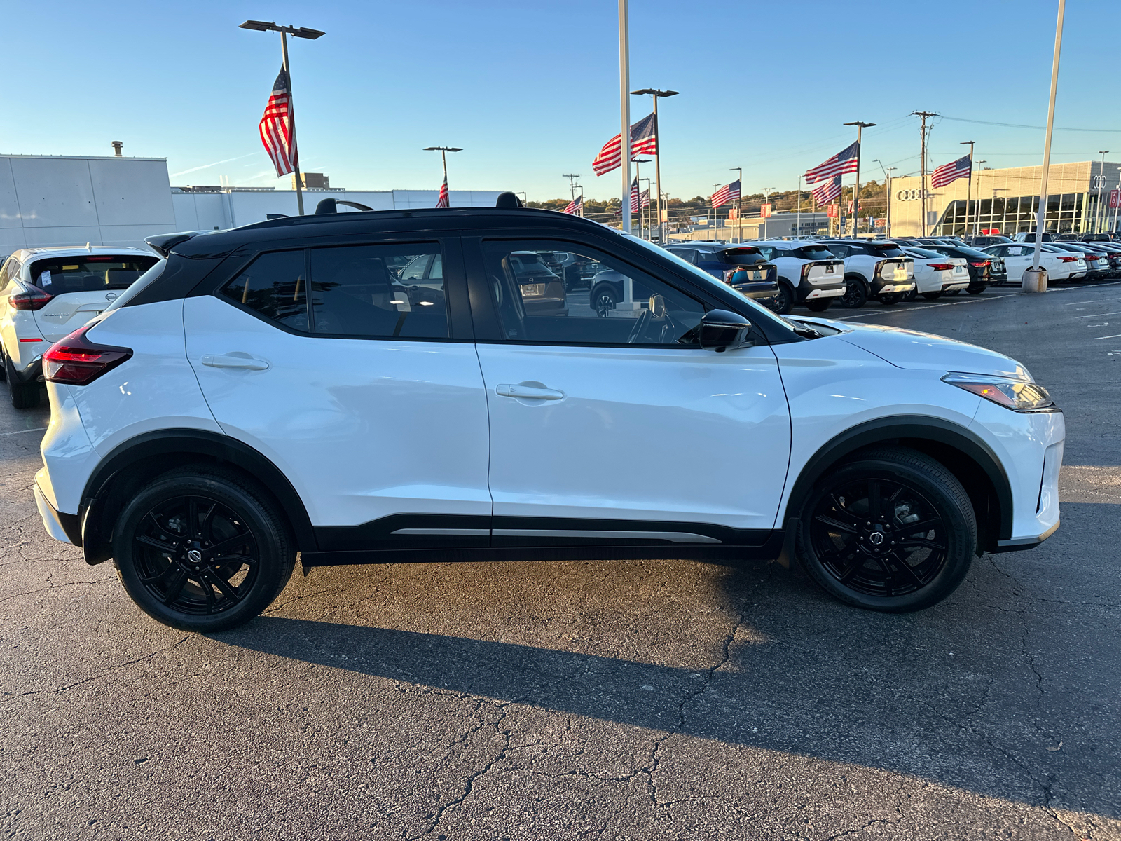 2021 Nissan Kicks SR 5